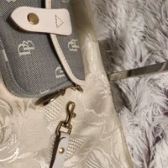 FREE W/purchase of $50 and up! Dooney and Bourke Wristlet - Picture 5 of 8